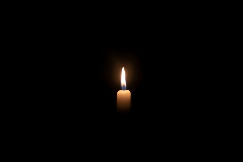 Candle in the dark, Schedule a Free Consultation,Ayla Alliance, Richmond, VA, End-of-Life Doula, Life Transition Professional, Grief Informed Organization, photo credit: jan corba 
